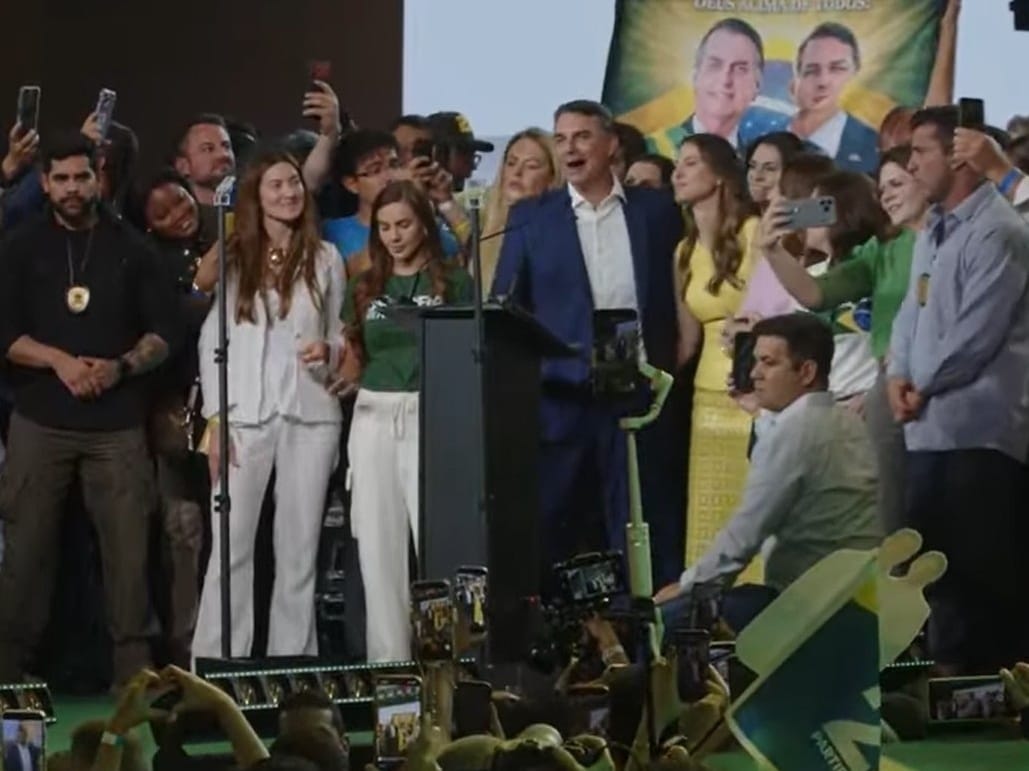 PL oficializa candidatura de Flávio Bolsonaro durante convenção nacional